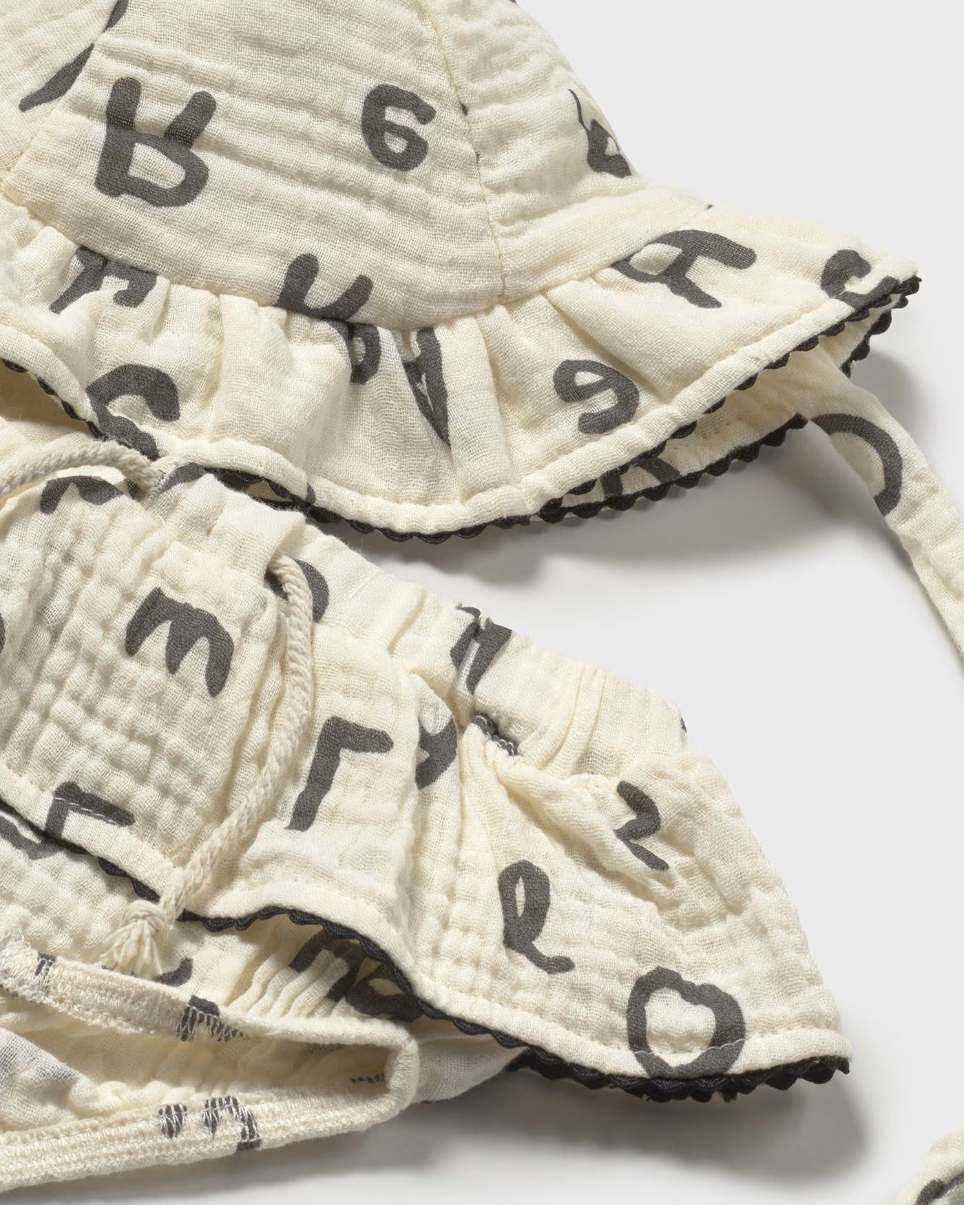 Completo 3 pezzi con cappello neonata Mayoral Newborn Lettere cecio Mayoral Cecio