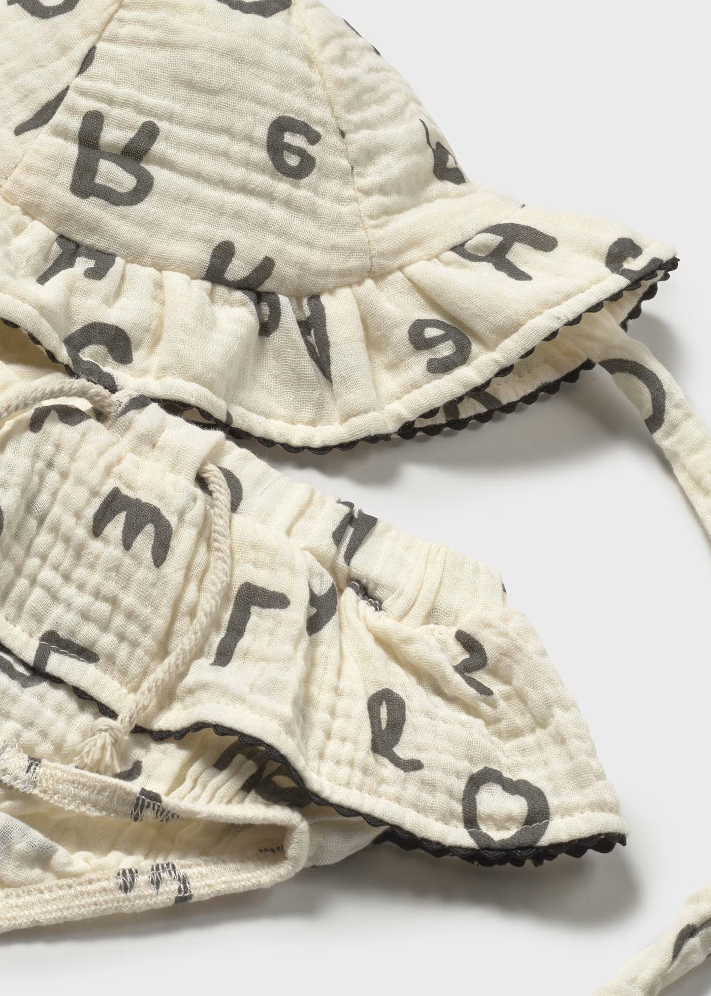 Completo 3 pezzi con cappello neonata Mayoral Newborn Lettere cecio Mayoral Cecio