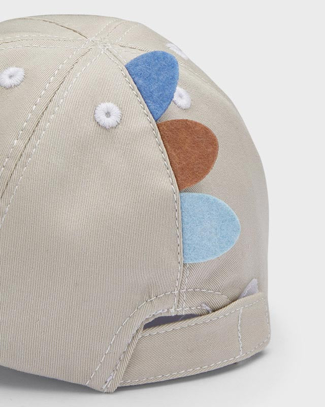 Cappello beige motivo ricamato in cotone neonato Mayoral - ErreGiModaBimbo