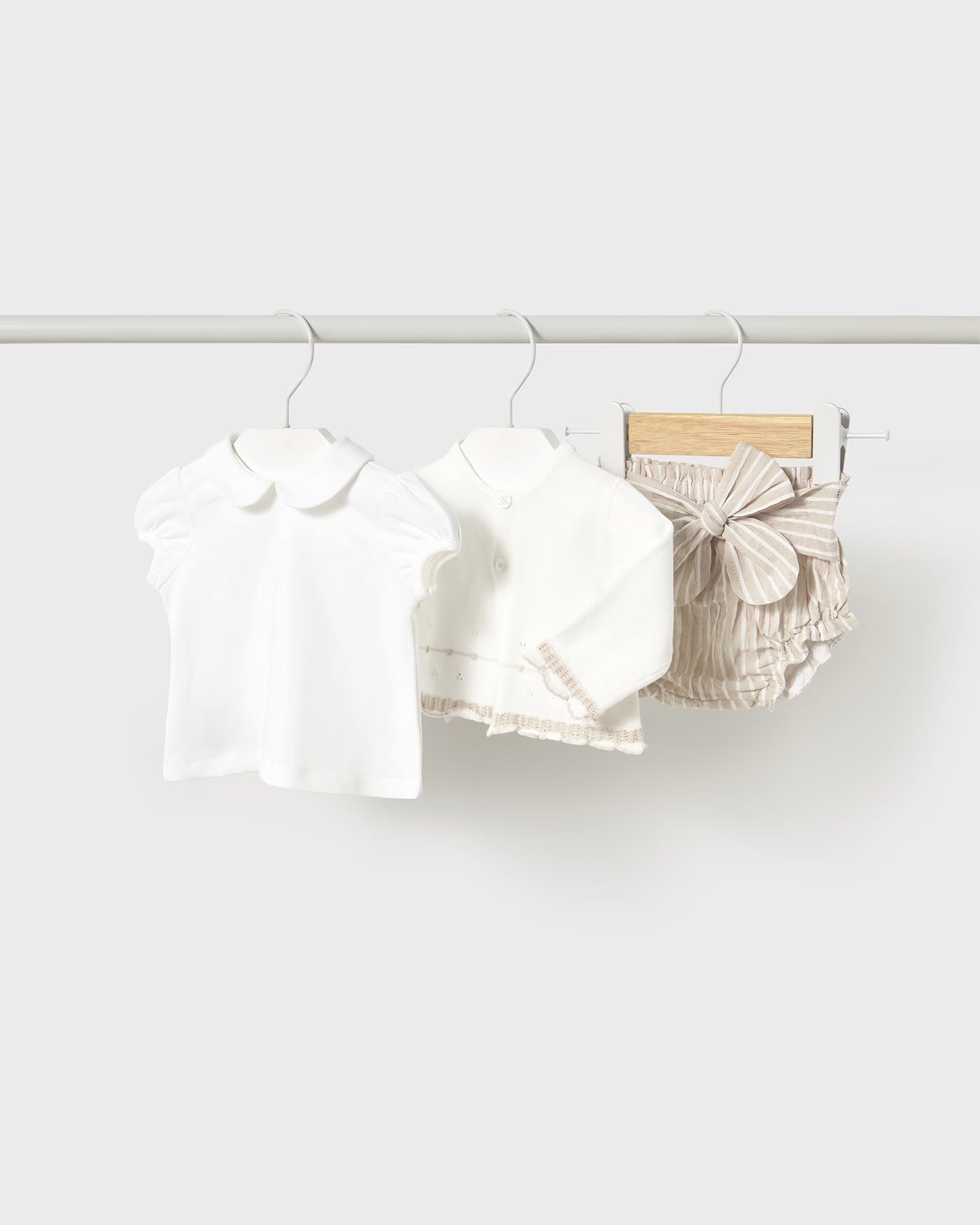 Completo 3 pezzi elegante neonata Mayoral Newborn beige Mayoral Beige