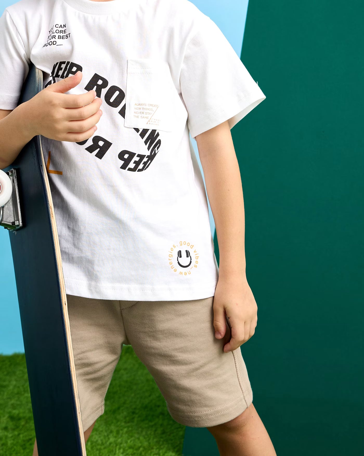 Completo bermuda e maglietta bambino Mayoral scritta Keep rolling Mayoral Bianco