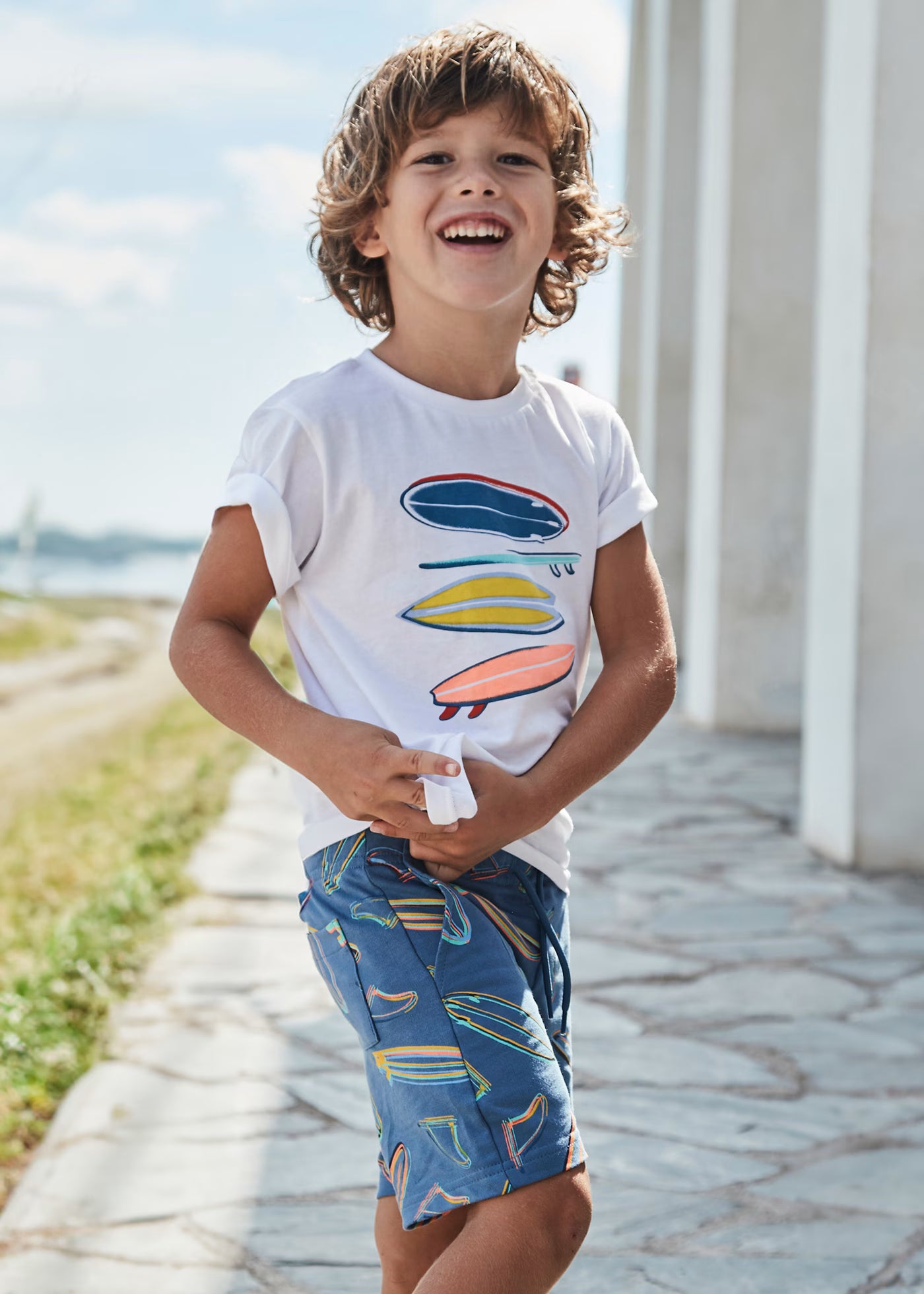 Completo estivo bambino Mayoral bermuda tavole Surf blu riviera Mayoral Bianco