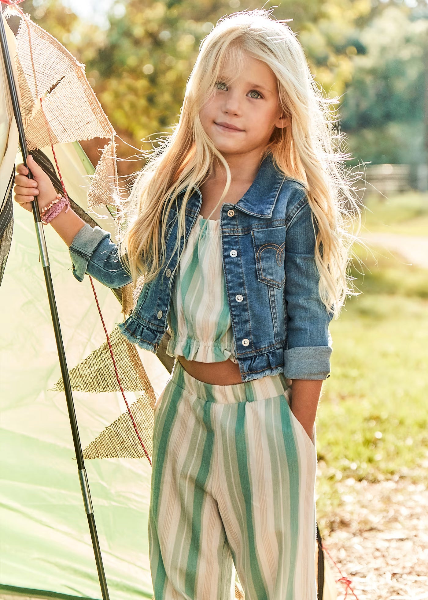 Completo pantalone e maglietta righe bambina Mayoral giada e beige Mayoral Giada