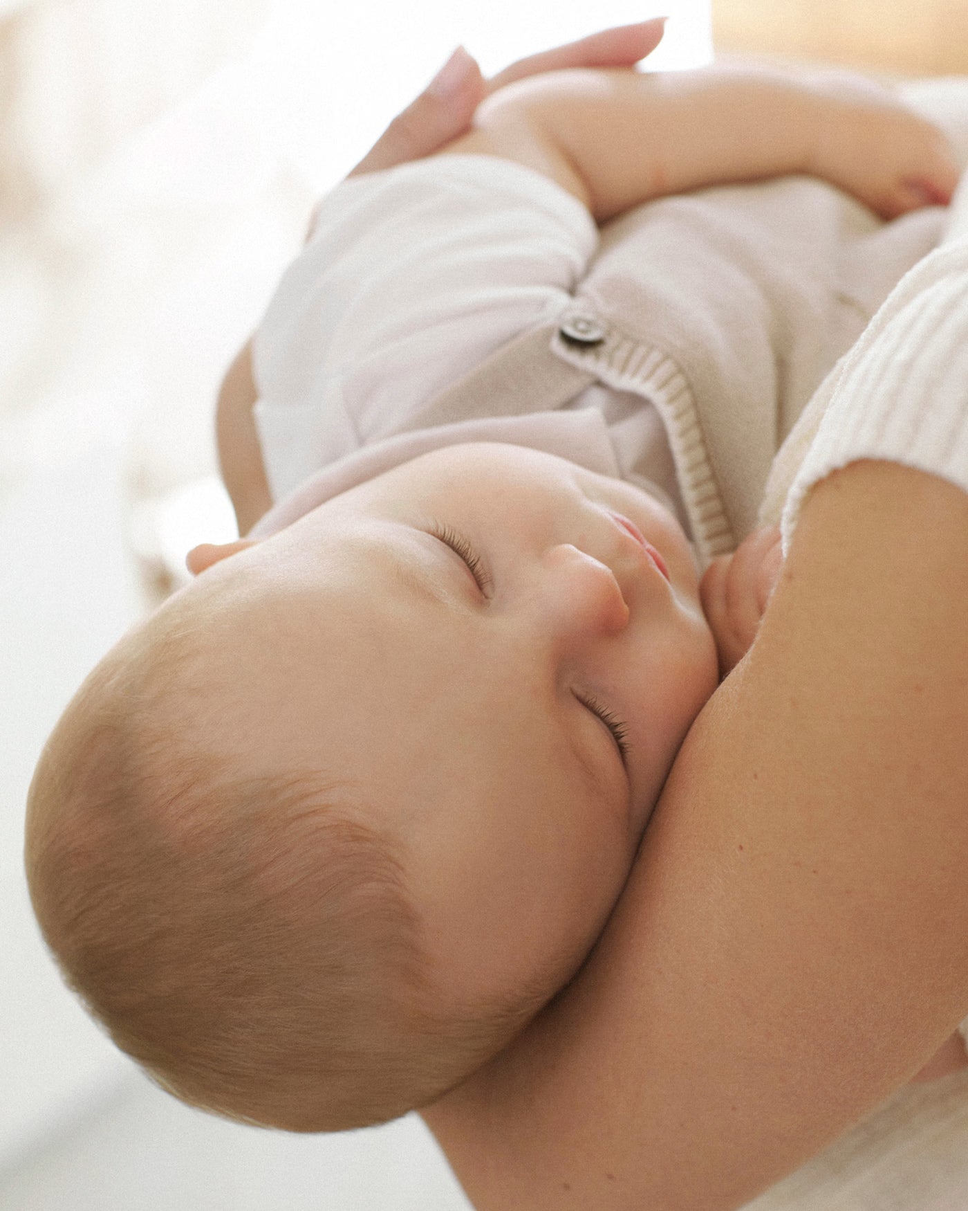 Completo salopette in filo di cotone e T-shirt neonato Mayoral Newborn beige Mayoral 0-1 Mesi 55cm