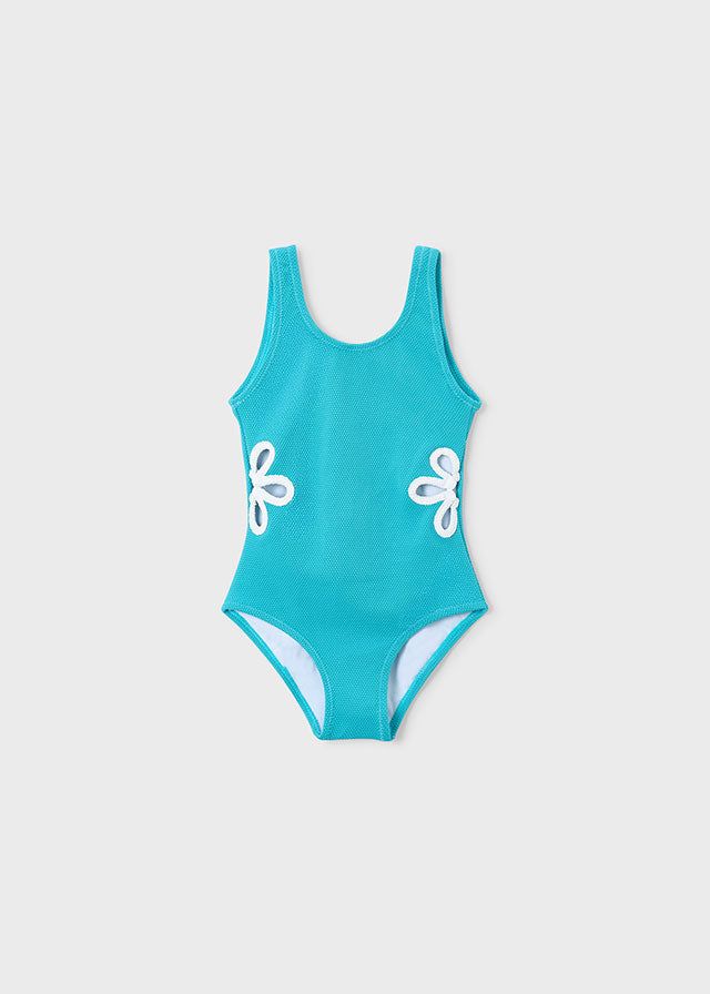 Costume da bagno intero bambina Mayoral celeste con fiore bianco, tessuto resistente all'acqua
