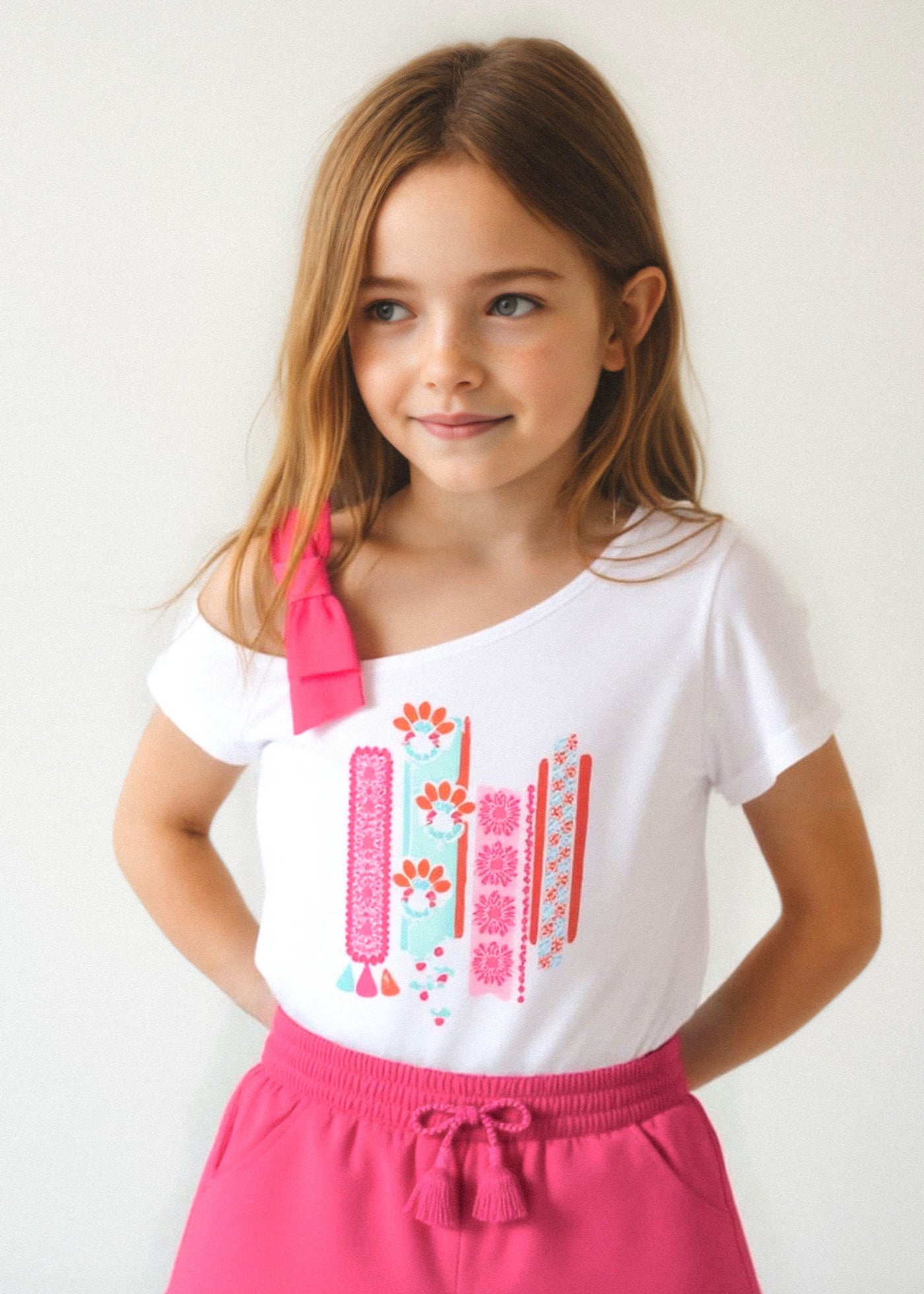 T-Shirt asimmetrica bambina Mayoral bianca grafica peonia Mayoral 2 Anni 92cm