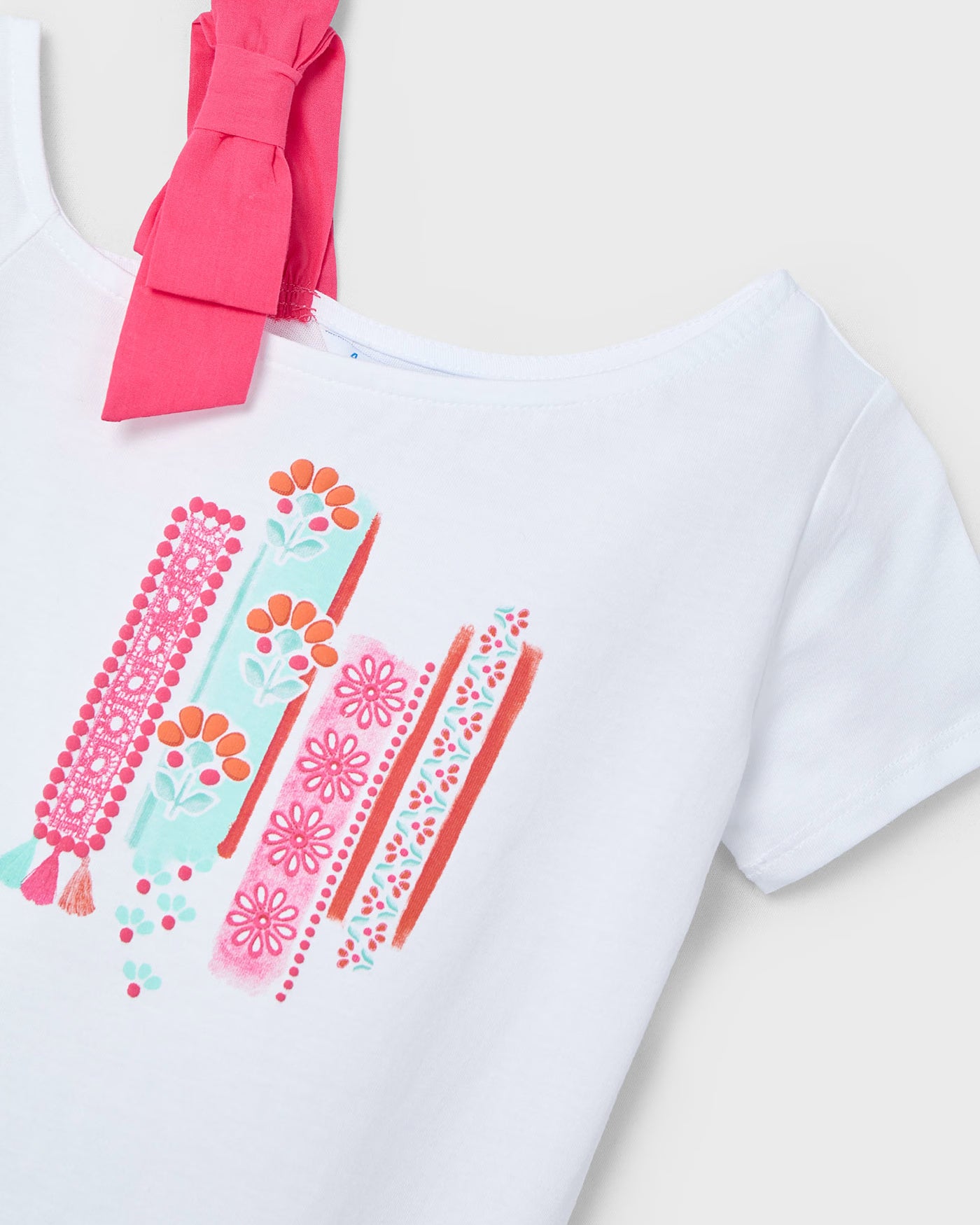 T-Shirt asimmetrica bambina Mayoral bianca grafica peonia Mayoral 2 Anni 92cm