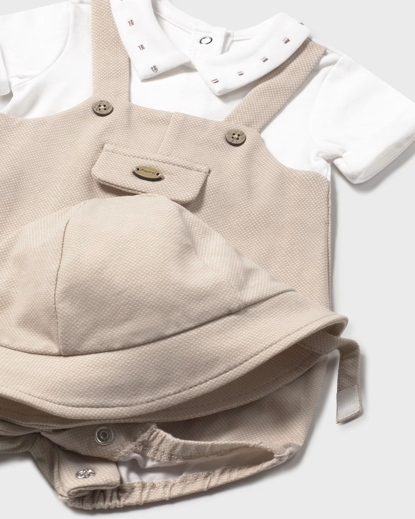 Pagliaccetto finta salopette con cappello neonato Mayoral Newborn beige Mayoral Beige