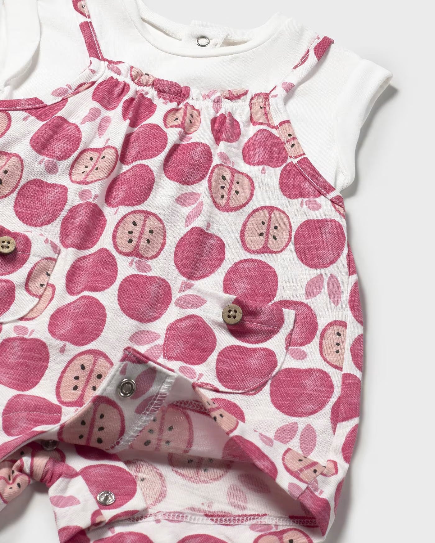 Pagliaccetto finta salopette neonata Mayoral Newborn color fragola stampa mele Mayoral Fragola