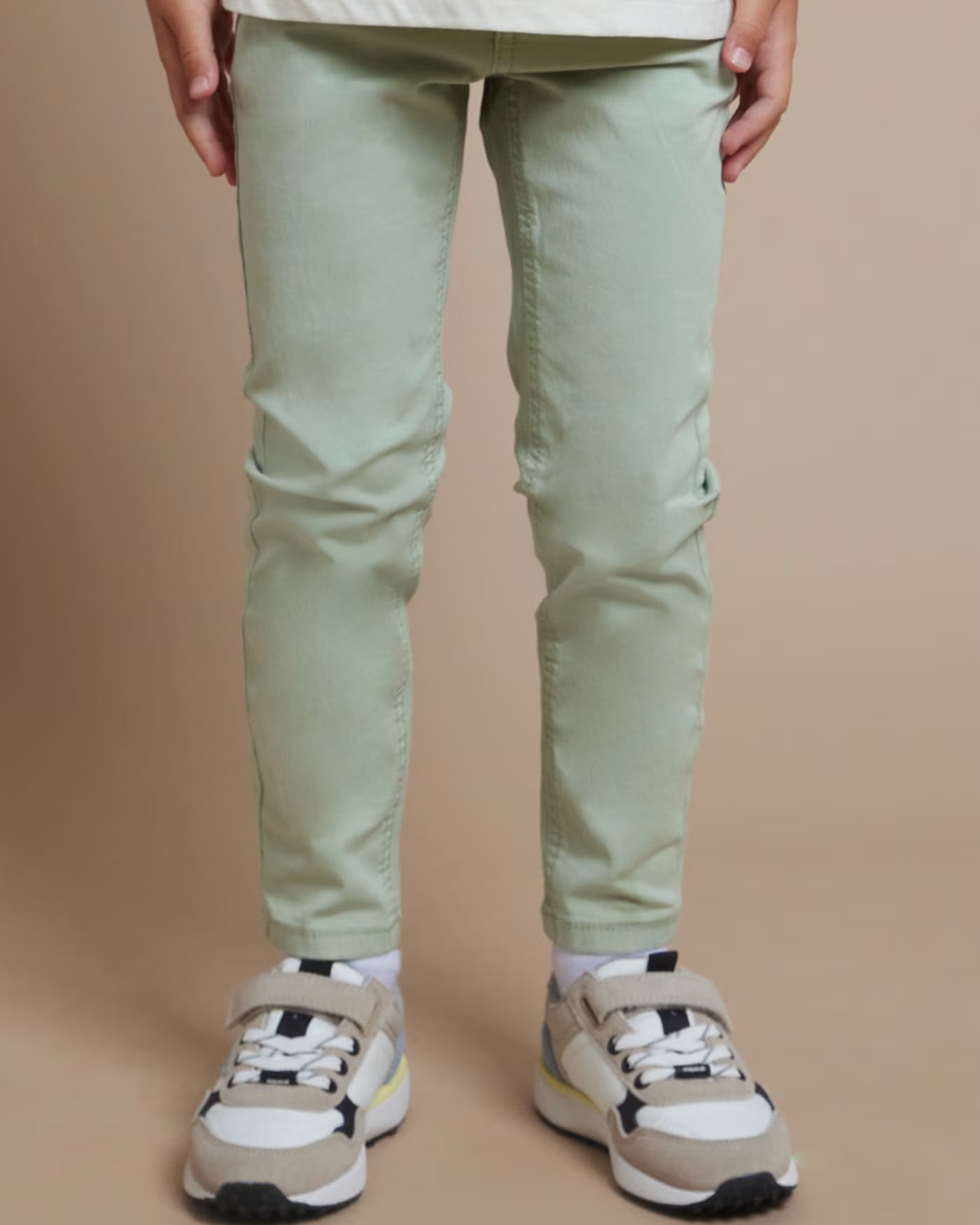 Pantalone lungo slim fit fresco cotone bambino Mayoral verde salvia Mayoral Verde