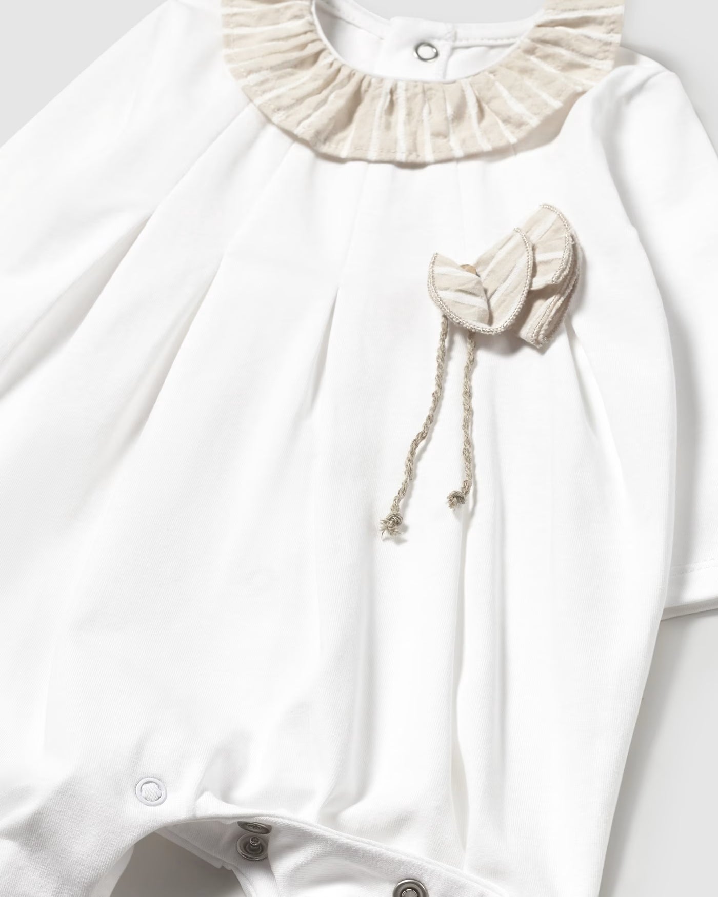 Tutina neonata Mayoral Newborn bianca colletto beige righe Mayoral Bianco