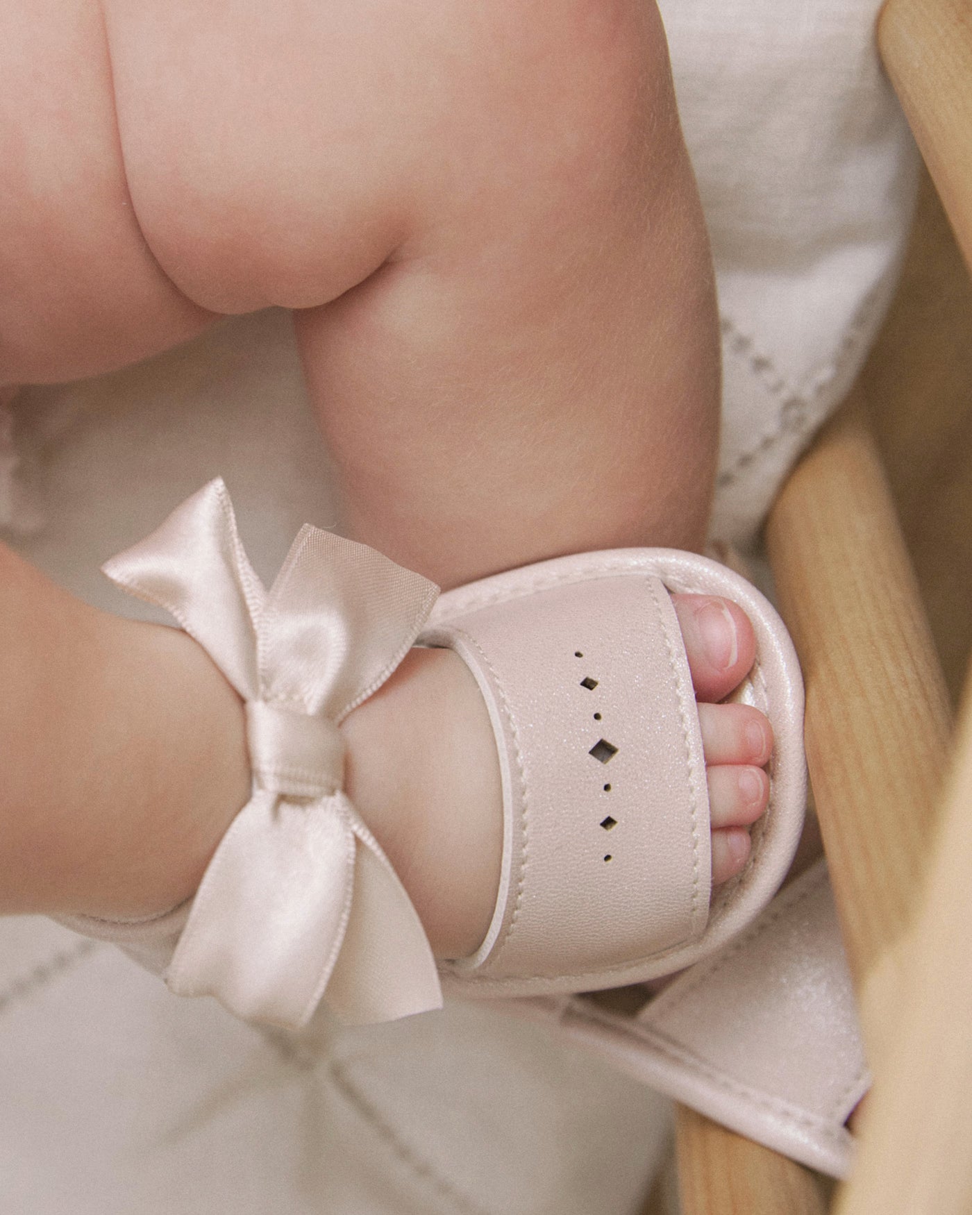 Saldali fiocco neonata Mayoral Newborn beige chiaro Mayoral Beige
