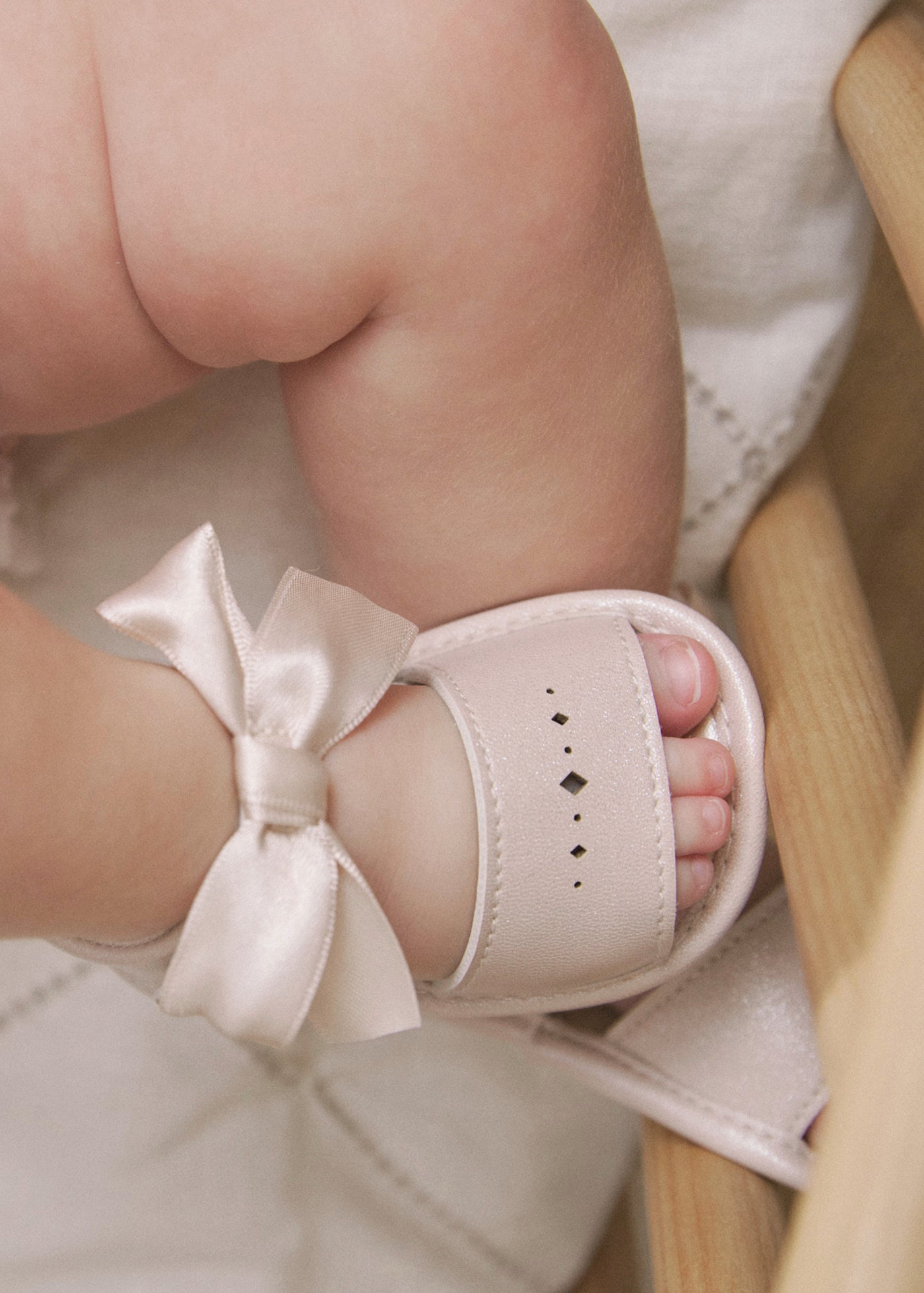 Saldali fiocco neonata Mayoral Newborn beige chiaro Mayoral Beige