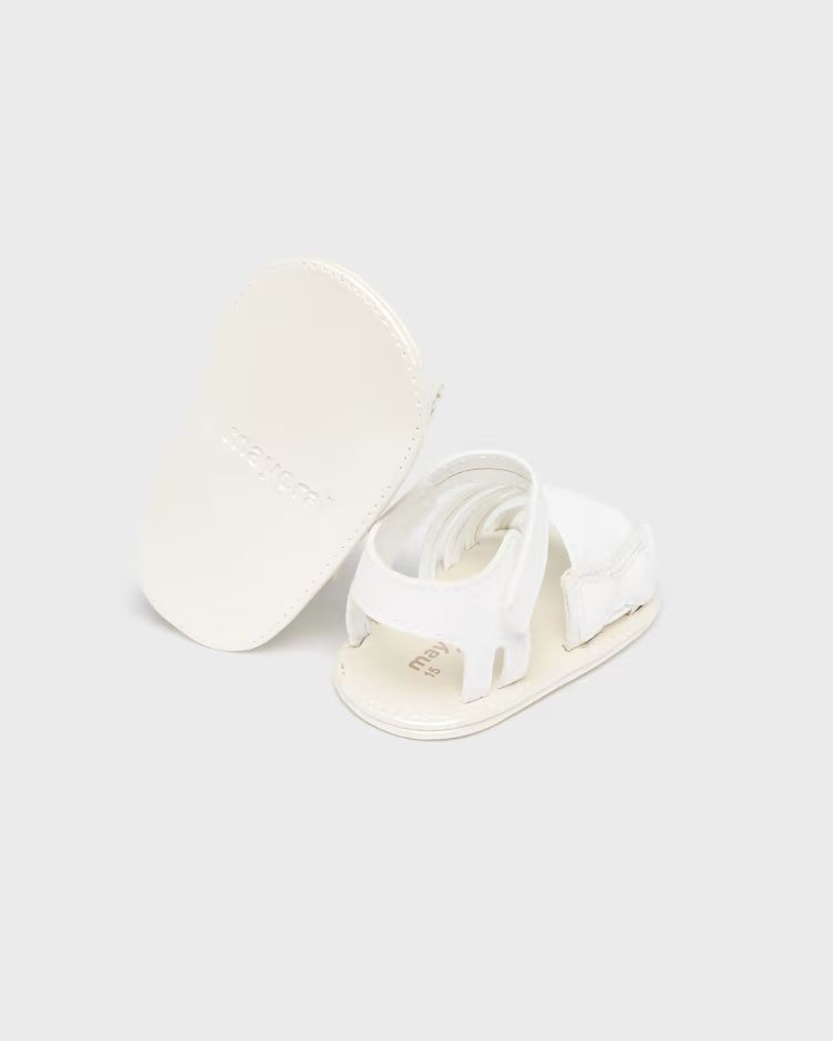 Sandali ragnetto con fibbia neonata Mayoral Newborn bianco - ErreGiModaBimbo