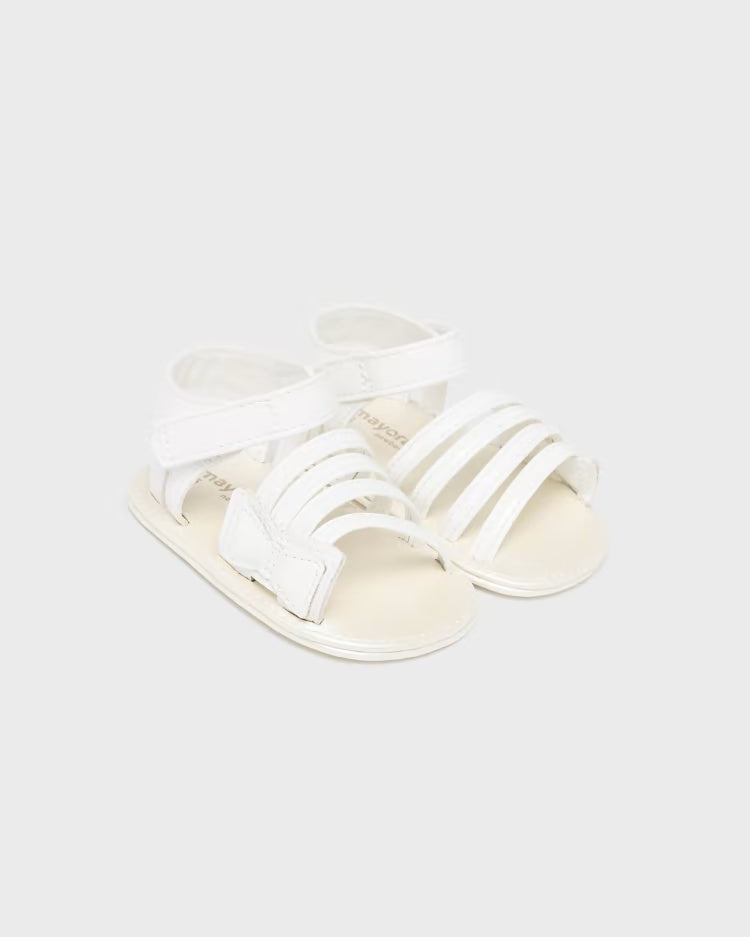 Sandali ragnetto con fibbia neonata Mayoral Newborn bianco - ErreGiModaBimbo