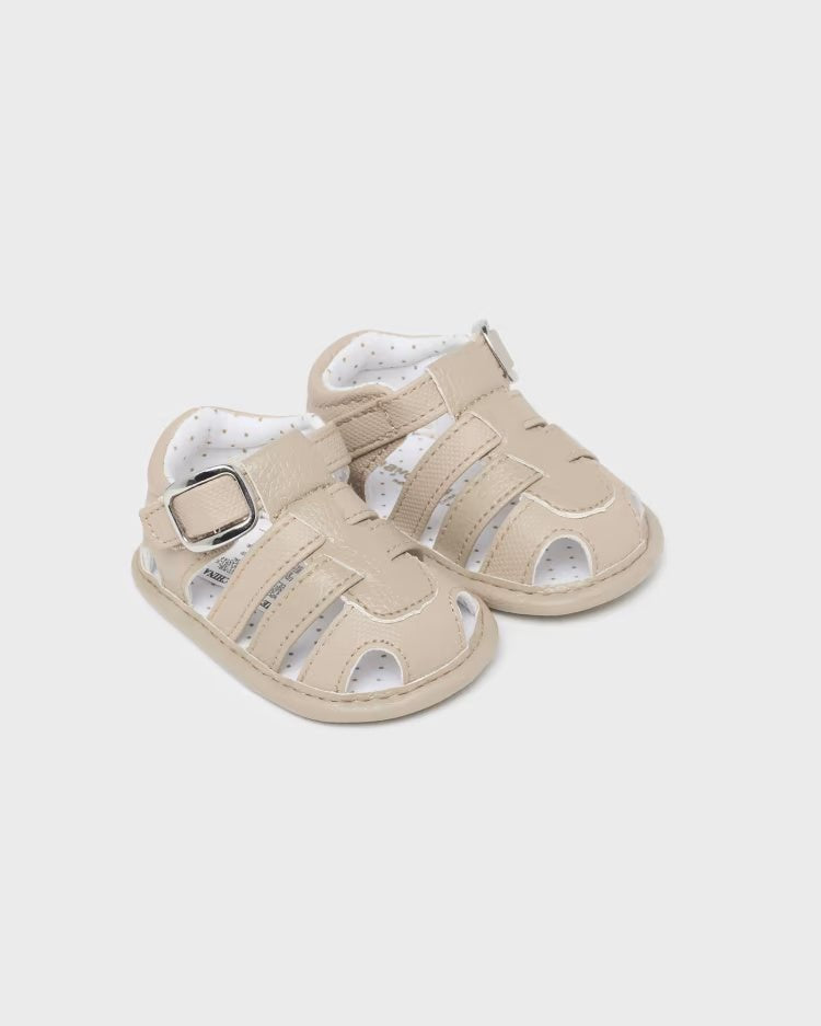 Sandali ragnetto con fibbia neonato Mayoral Newborn tortora - ErreGiModaBimbo