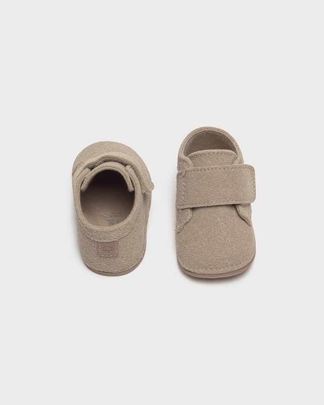 Scarpe camoscio neonato Mayoral Newborn color noce Mayoral Noce