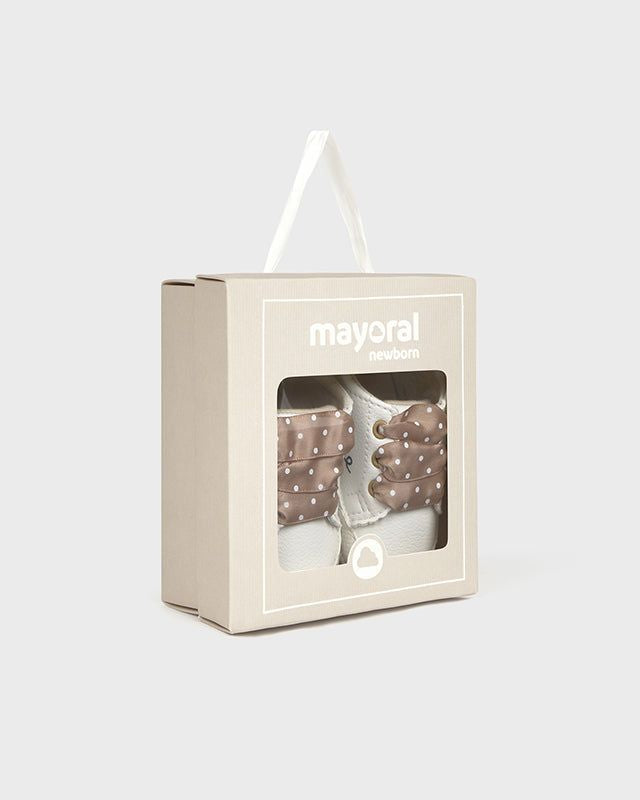 Scarpe sportive neonata Mayoral Newborn bianche orsetto Mayoral Bianco