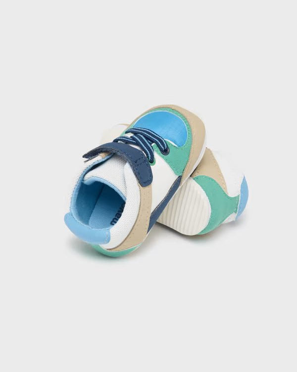 Scarpe sportive neonato celeste Mayoral Newborn - ErreGiModaBimbo