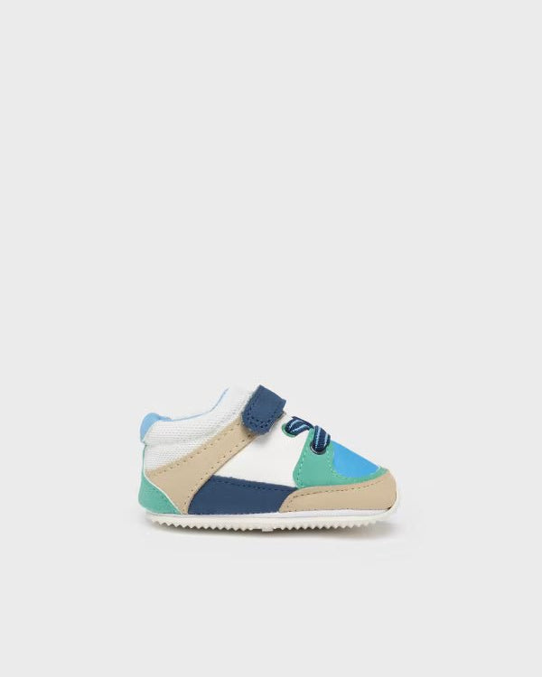 Scarpe sportive neonato celeste Mayoral Newborn - ErreGiModaBimbo