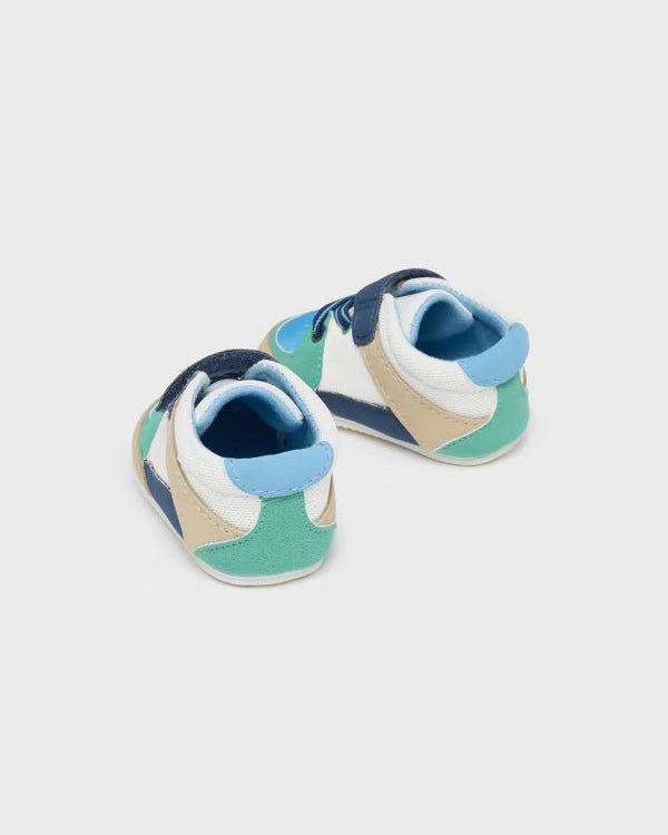Scarpe sportive neonato celeste Mayoral Newborn - ErreGiModaBimbo
