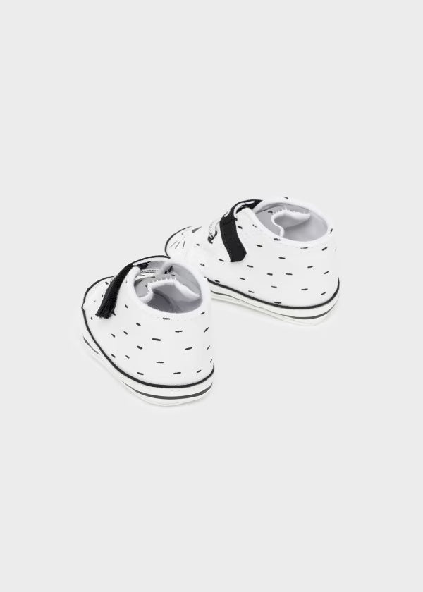 Scarpe tela bianco neonato con velcro Mayoral Newborn - ErreGiModaBimbo