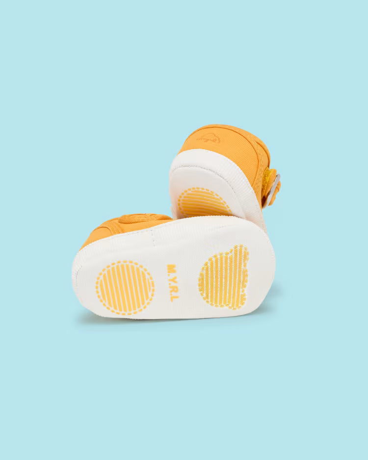 Scarpette in tela gialle unisex neonati Mayoral Newborn Mayoral Giallo