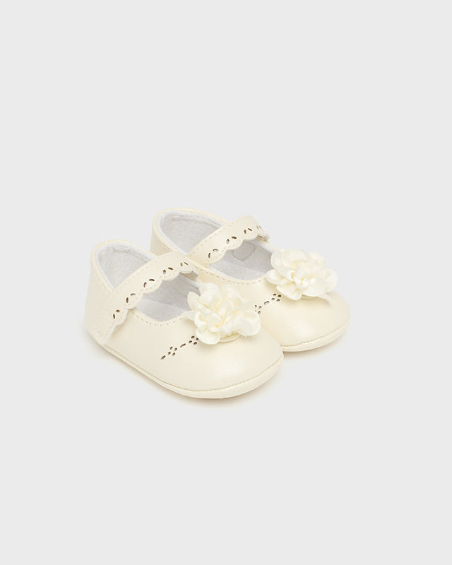 Scarpine ballerine con fiocco fiore neonata Mayoral Newborn crema Mayoral Crema
