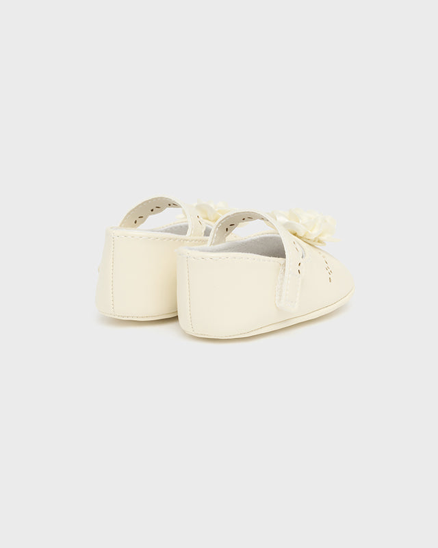 Scarpine ballerine con fiocco fiore neonata Mayoral Newborn crema Mayoral Crema