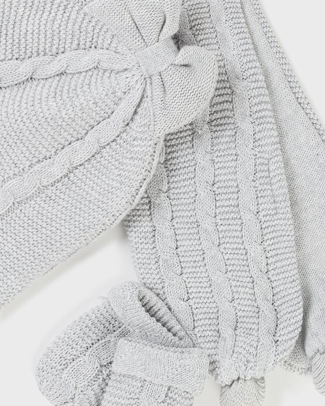 Set 3 pezzi cappello sciarpa e manopole neonata Mayoral grigio perla Mayoral Perla