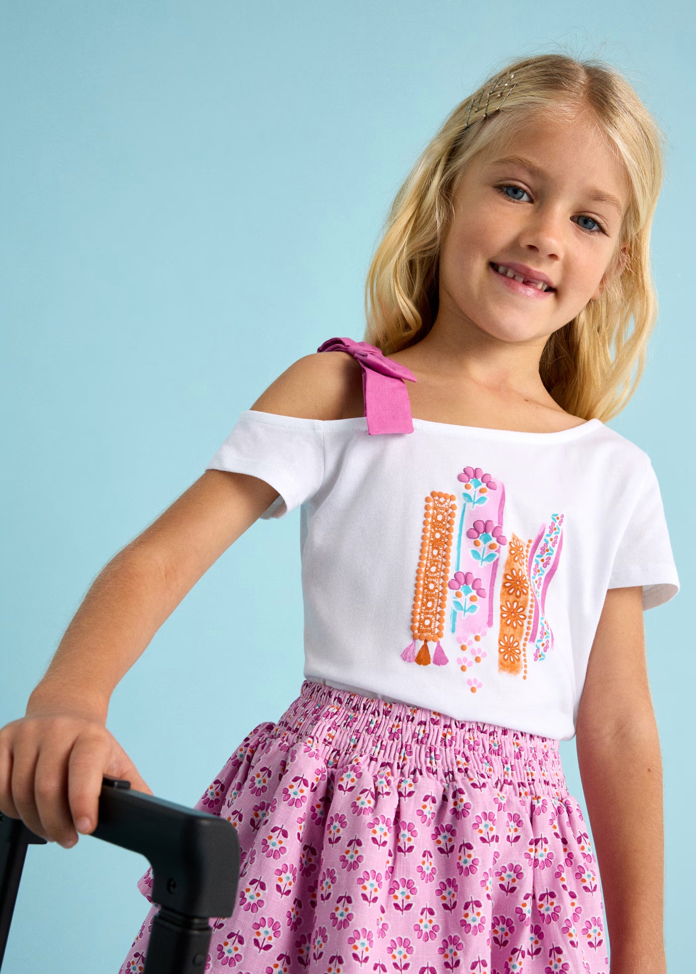 T-Shirt asimmetrica bambina Mayoral bianca grafica orchidea Mayoral Bianco