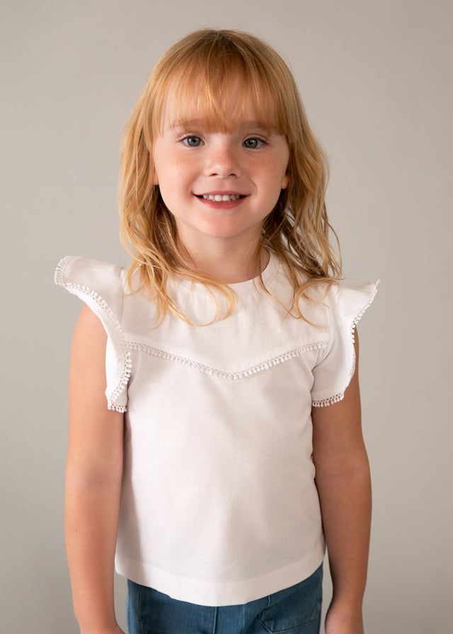 T-shirt bambina bianca con maniche a aletta e pizzo Mayoral 2 Anni 92cm