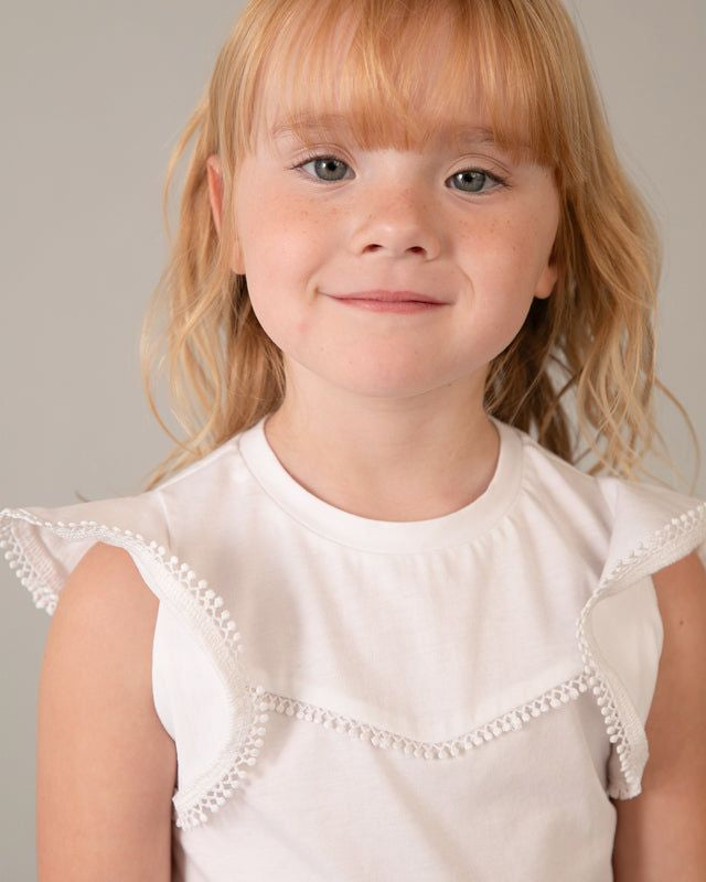 T-shirt bambina bianca con maniche a aletta e pizzo Mayoral 2 Anni 92cm