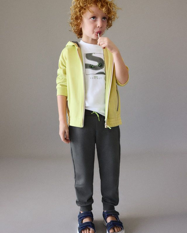 Tuta bambino Mayoral con felpa zip, pantaloni e T-shirt in verde citronella