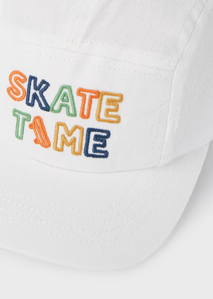 Cappello skater ricamato bianco cotone bambino Mayoral - ErreGiModaBimbo