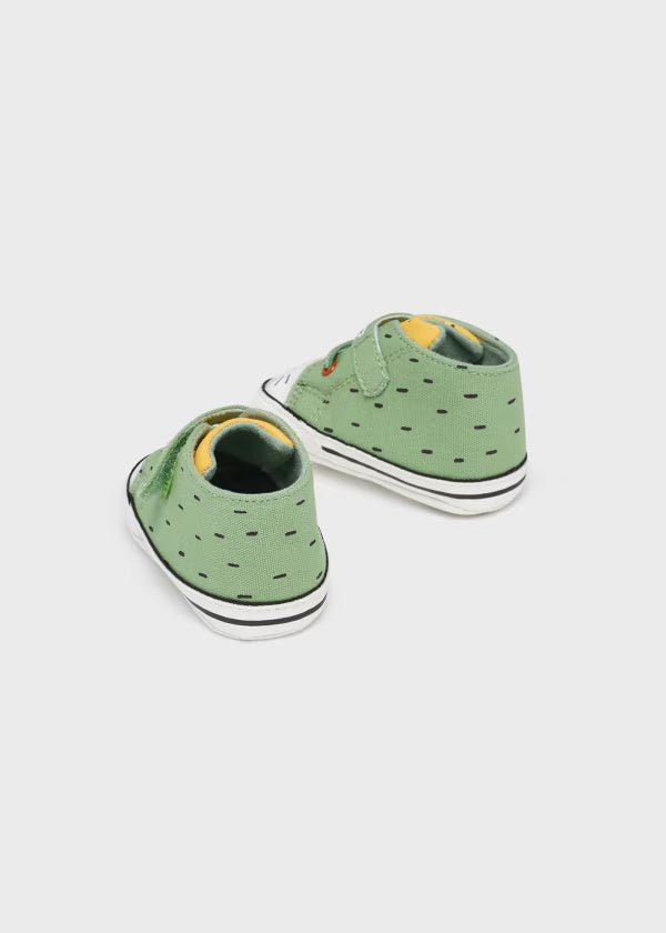Scarpe tela verde neonato con velcro Mayoral Newborn - ErreGiModaBimbo