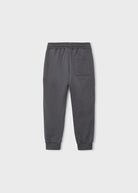 Tuta bambino Mayoral con felpa zip grigia, pantaloni e T-shirt in stile sportivo